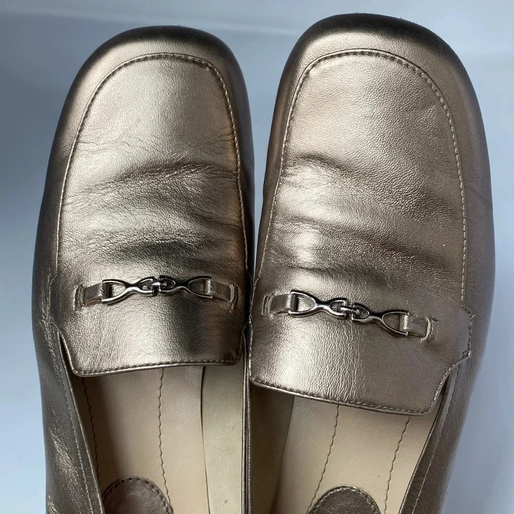 Trotters Gold‎ Leather Loafers Womens Size 8.5 M Horsebit Style Chain Hardware